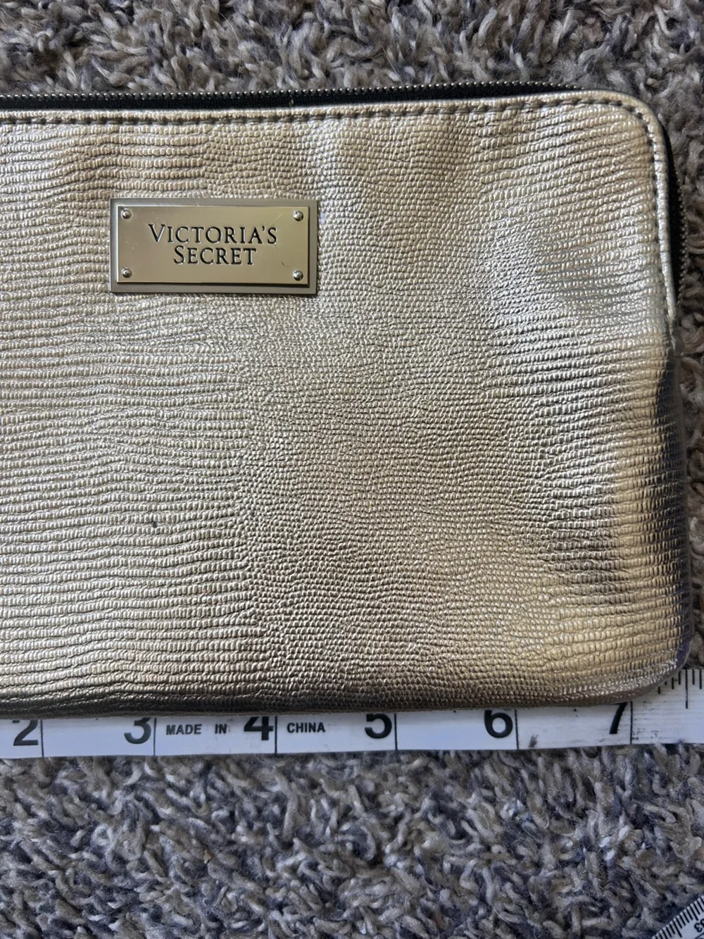 Victoria’s Secret Gold Metallic Mini Wristlet with Tassle Like Nee